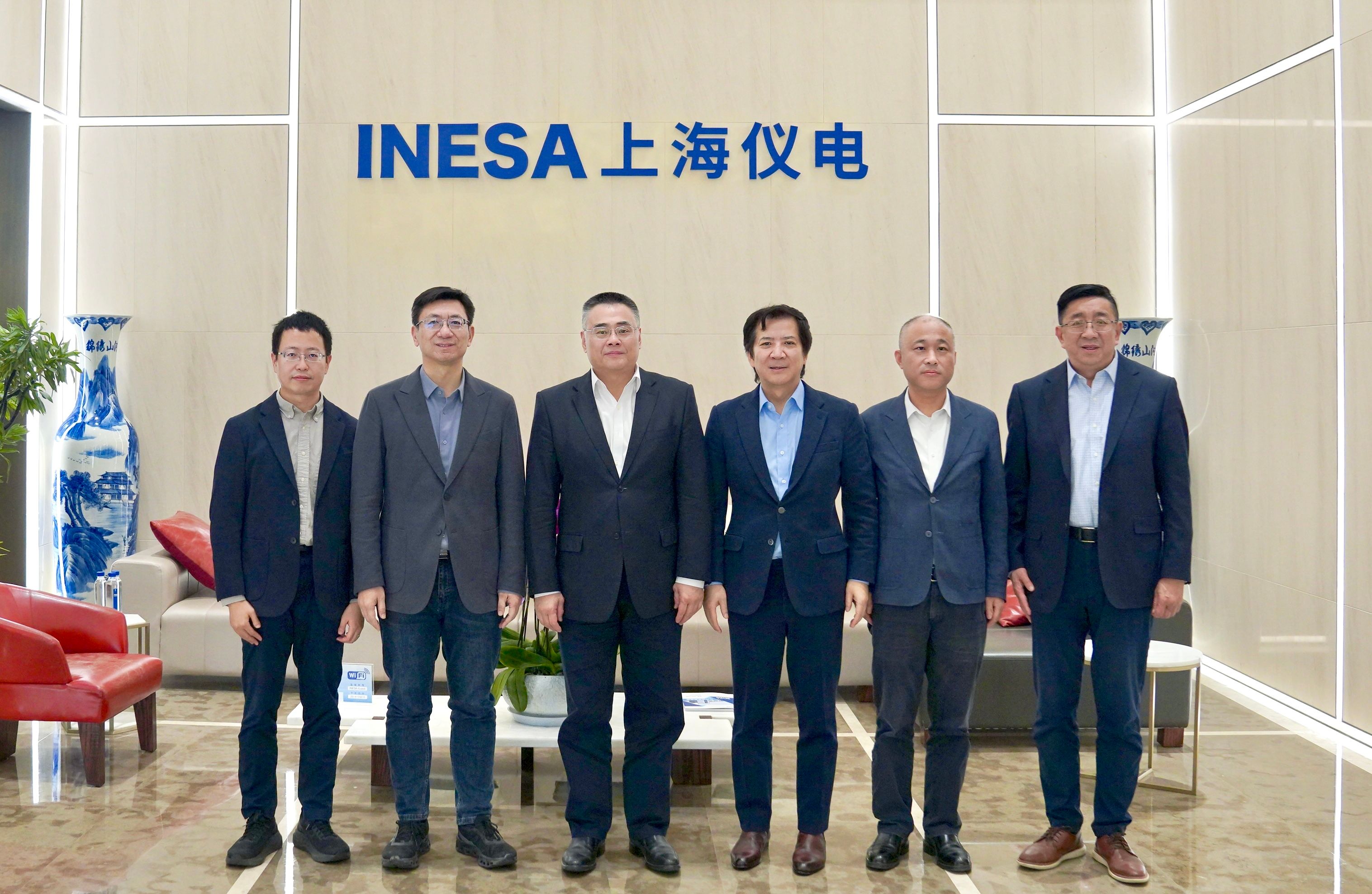 开创“国芯、国模、国用”协同发展新范式——壁仞科技、阶跃星辰、上海仪电智算服务达成战略合作